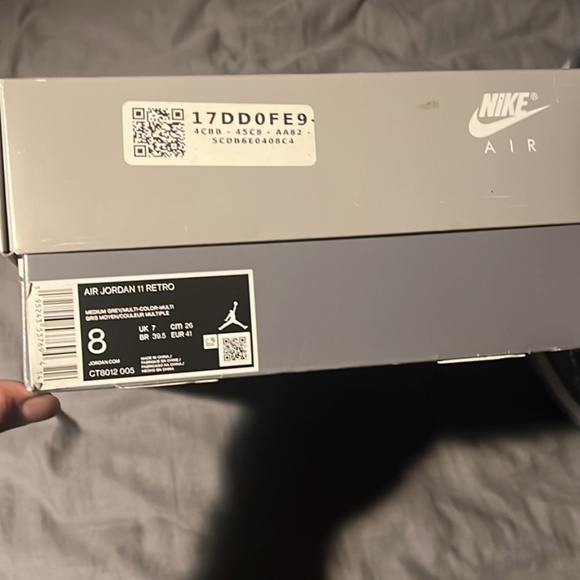 Air Jordan 11 Cool Grey - Picture 5 of 8